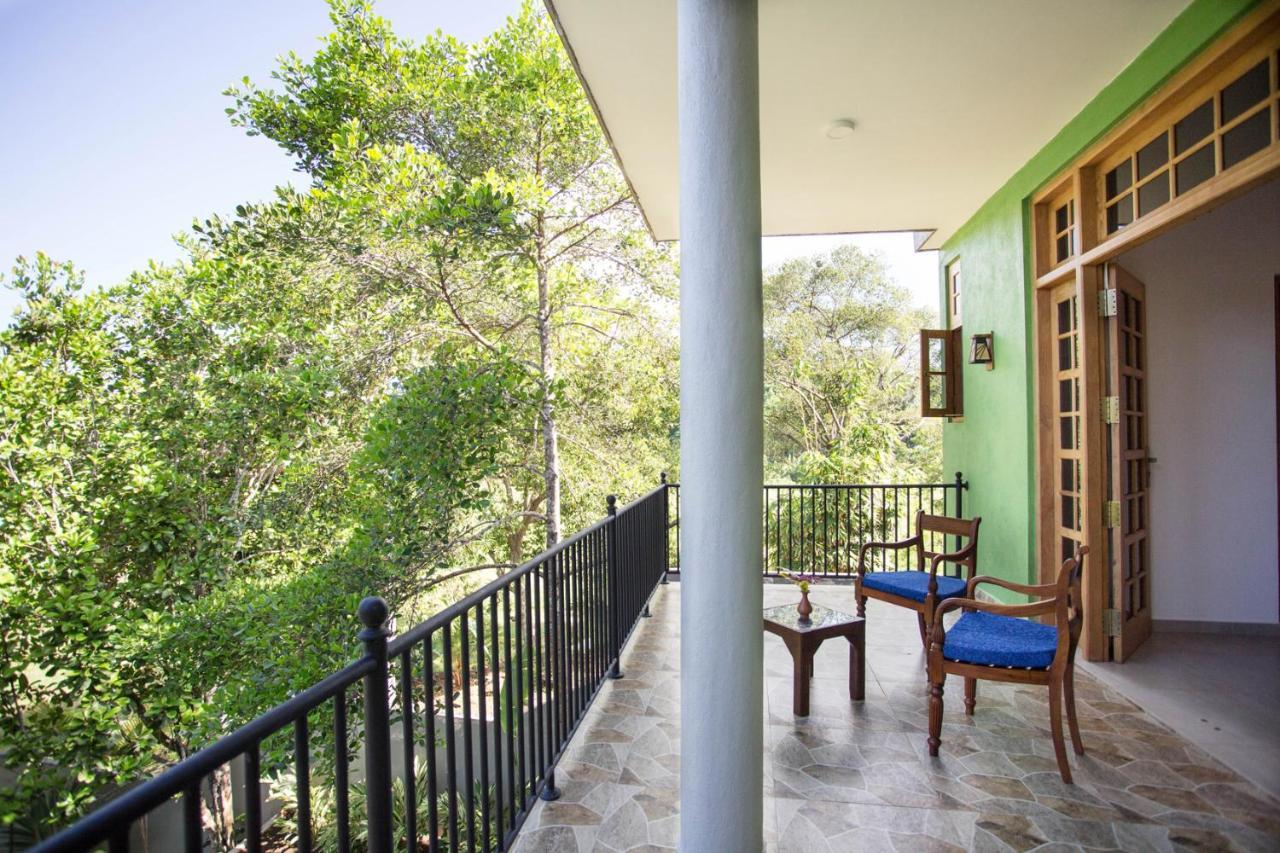 Barefoot Bungalow Hikka Hikkaduwa Ngoại thất bức ảnh