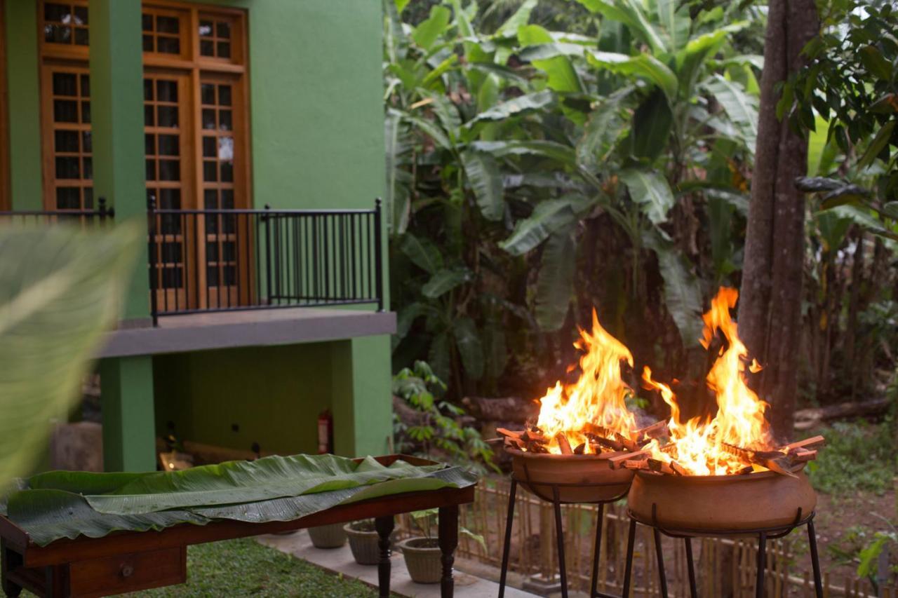 Barefoot Bungalow Hikka Hikkaduwa Ngoại thất bức ảnh