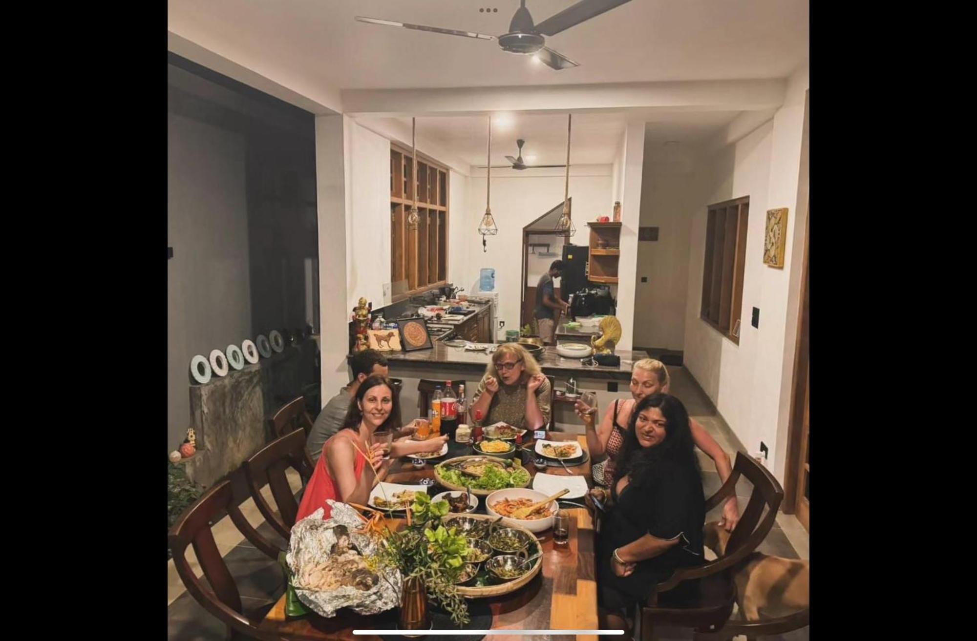 Barefoot Bungalow Hikka Hikkaduwa Ngoại thất bức ảnh