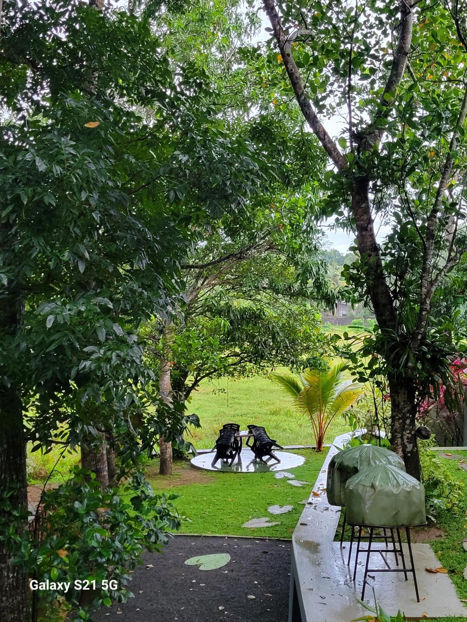 Barefoot Bungalow Hikka Hikkaduwa Ngoại thất bức ảnh