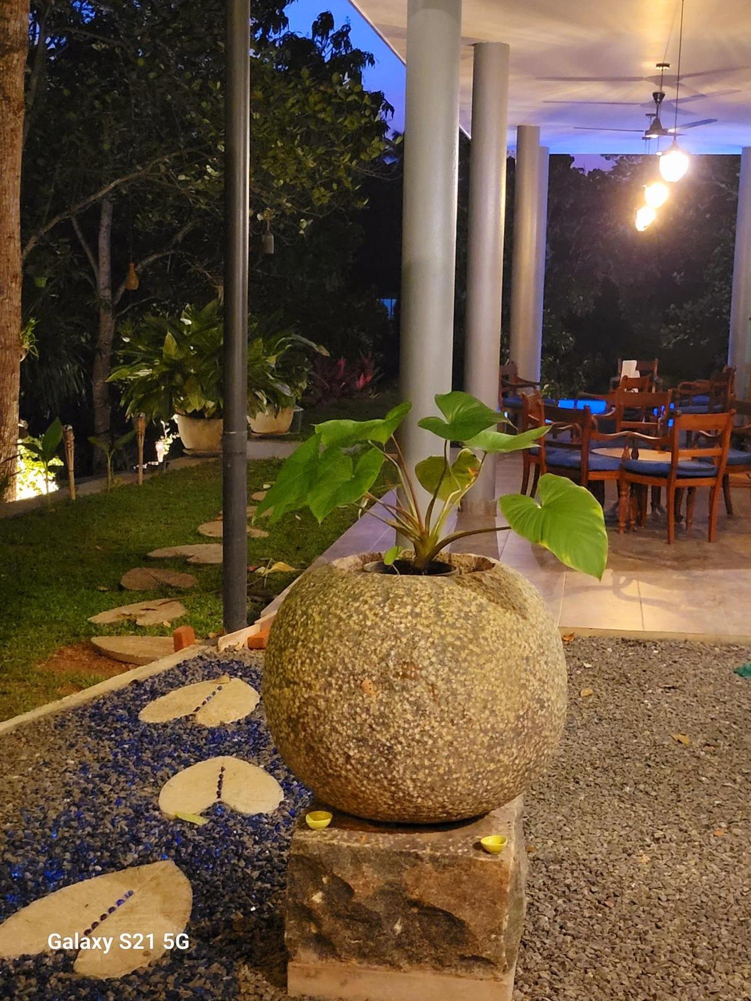 Barefoot Bungalow Hikka Hikkaduwa Ngoại thất bức ảnh